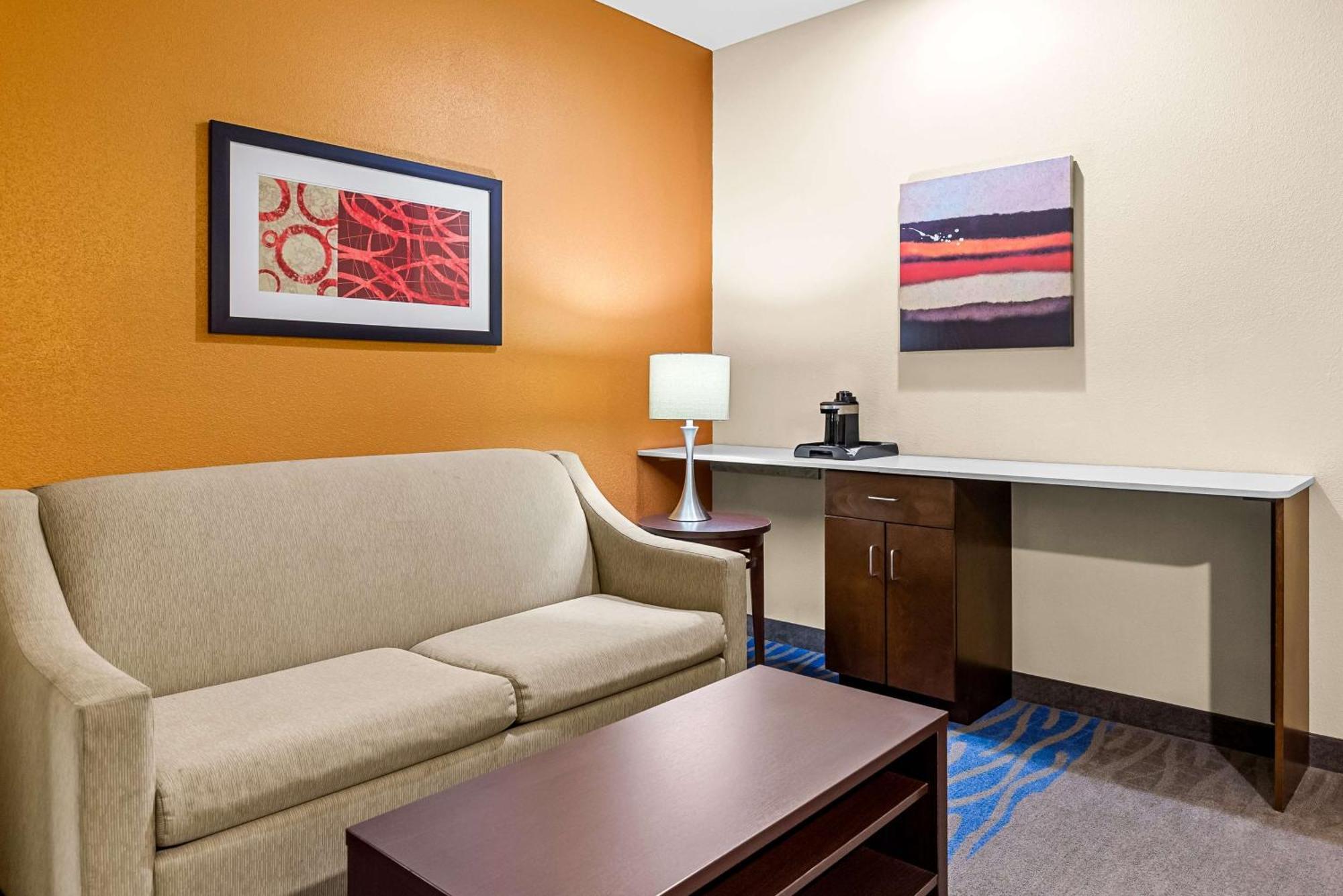 Best Western St. Louis Airport North Hotel & Suites Hazelwood Exterior photo