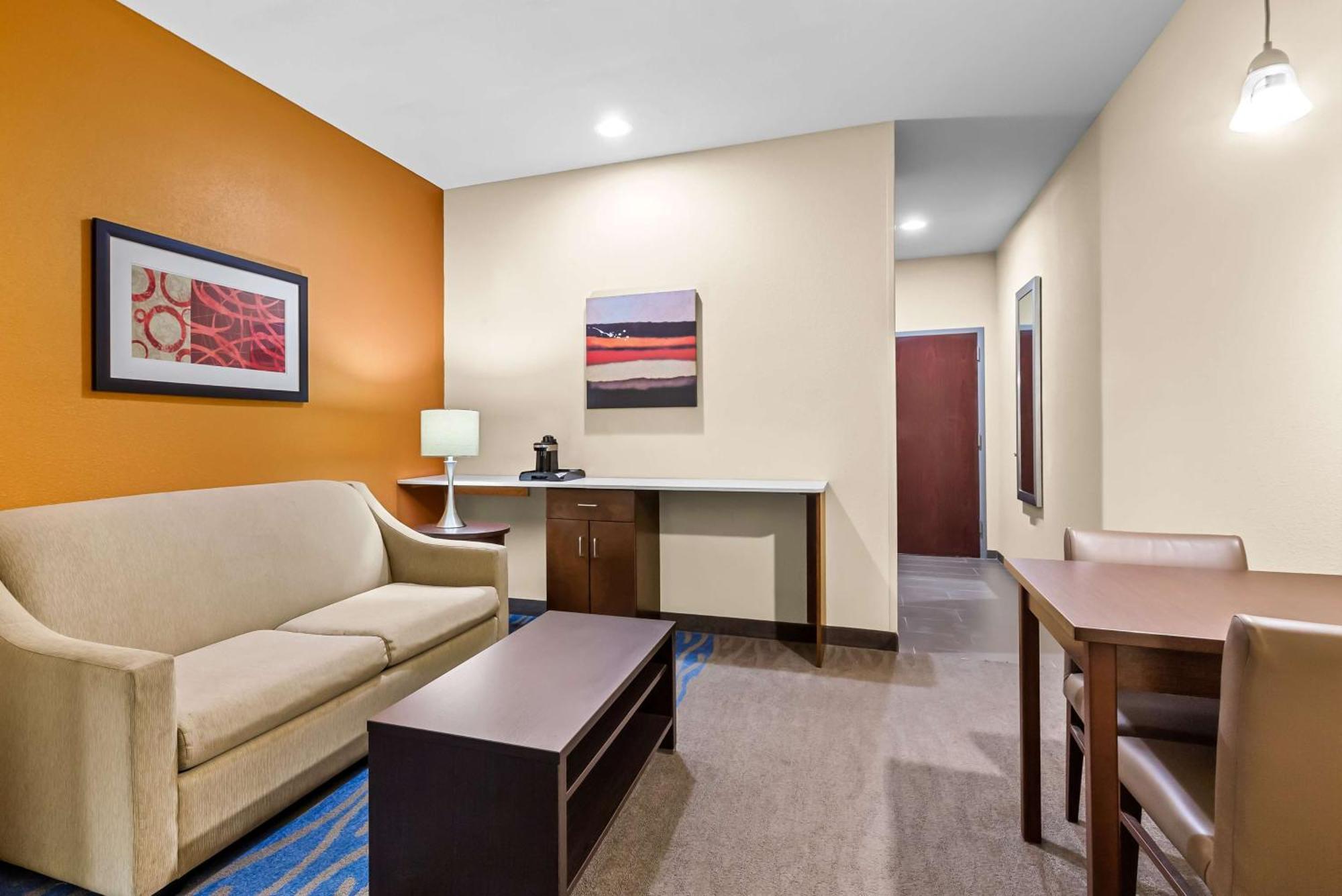 Best Western St. Louis Airport North Hotel & Suites Hazelwood Exterior photo