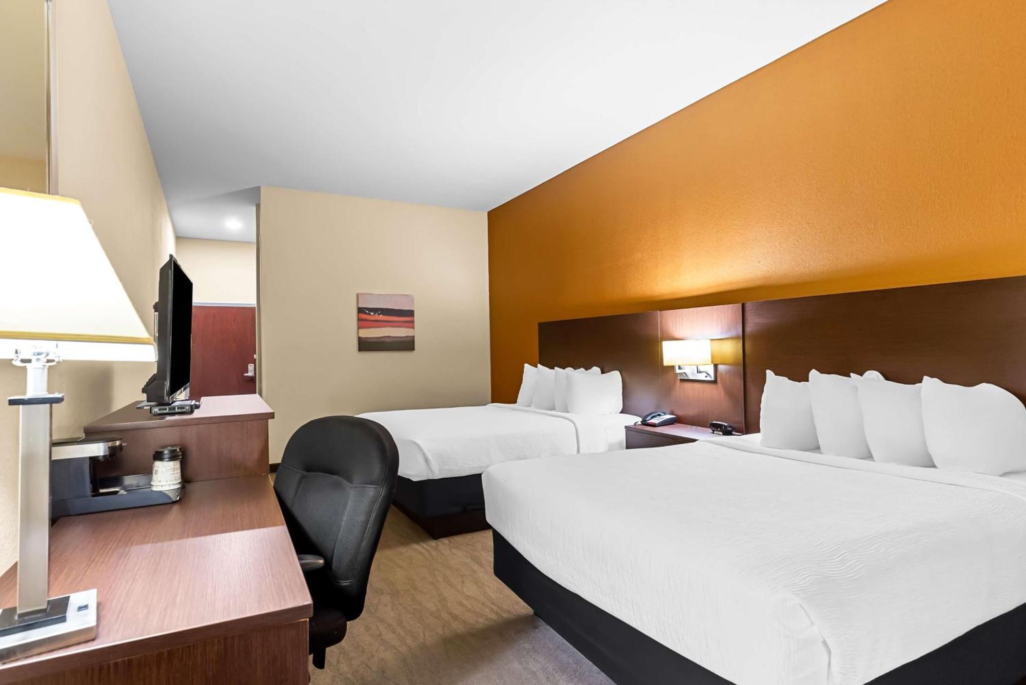 Best Western St. Louis Airport North Hotel & Suites Hazelwood Exterior photo