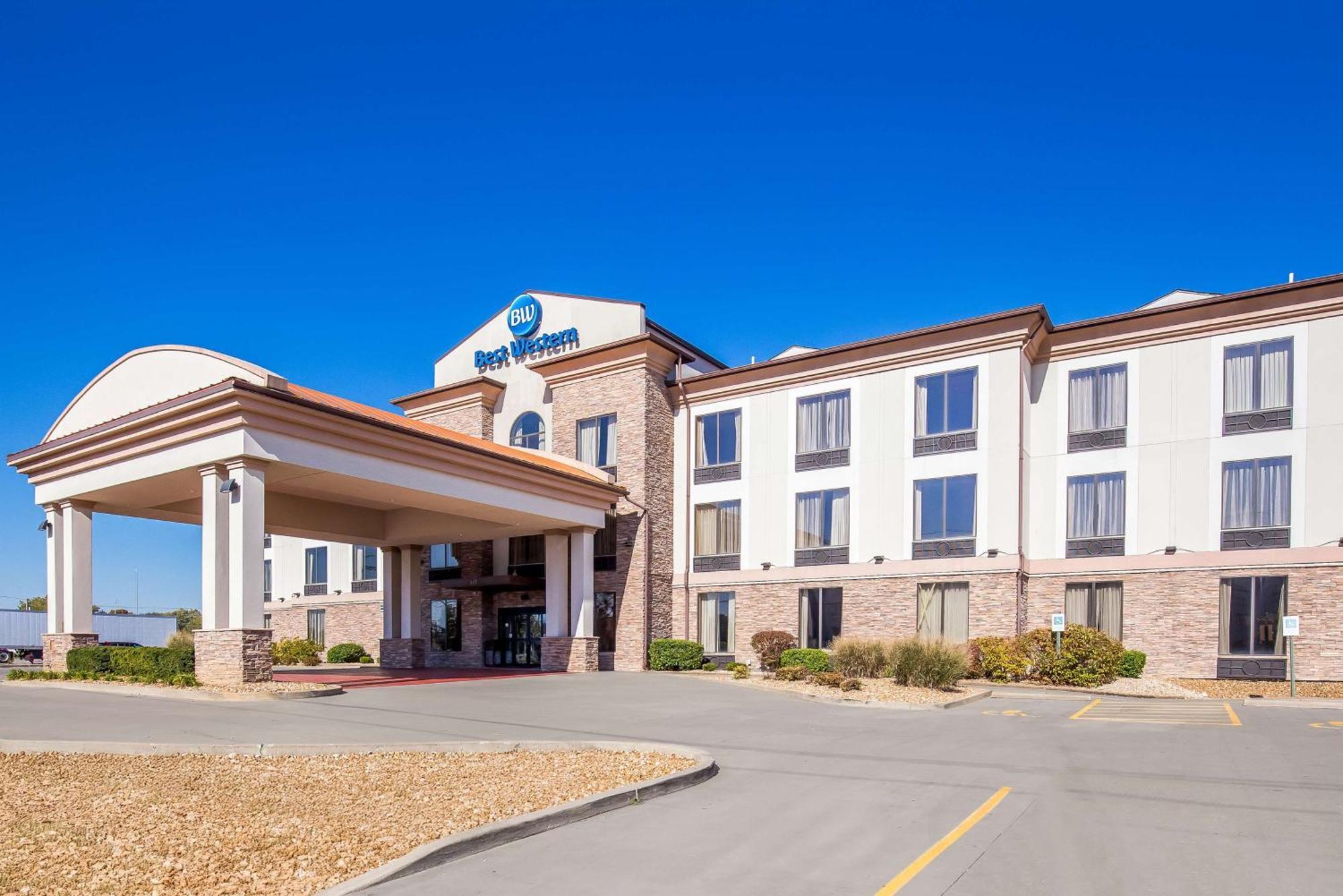 Best Western St. Louis Airport North Hotel & Suites Hazelwood Exterior photo